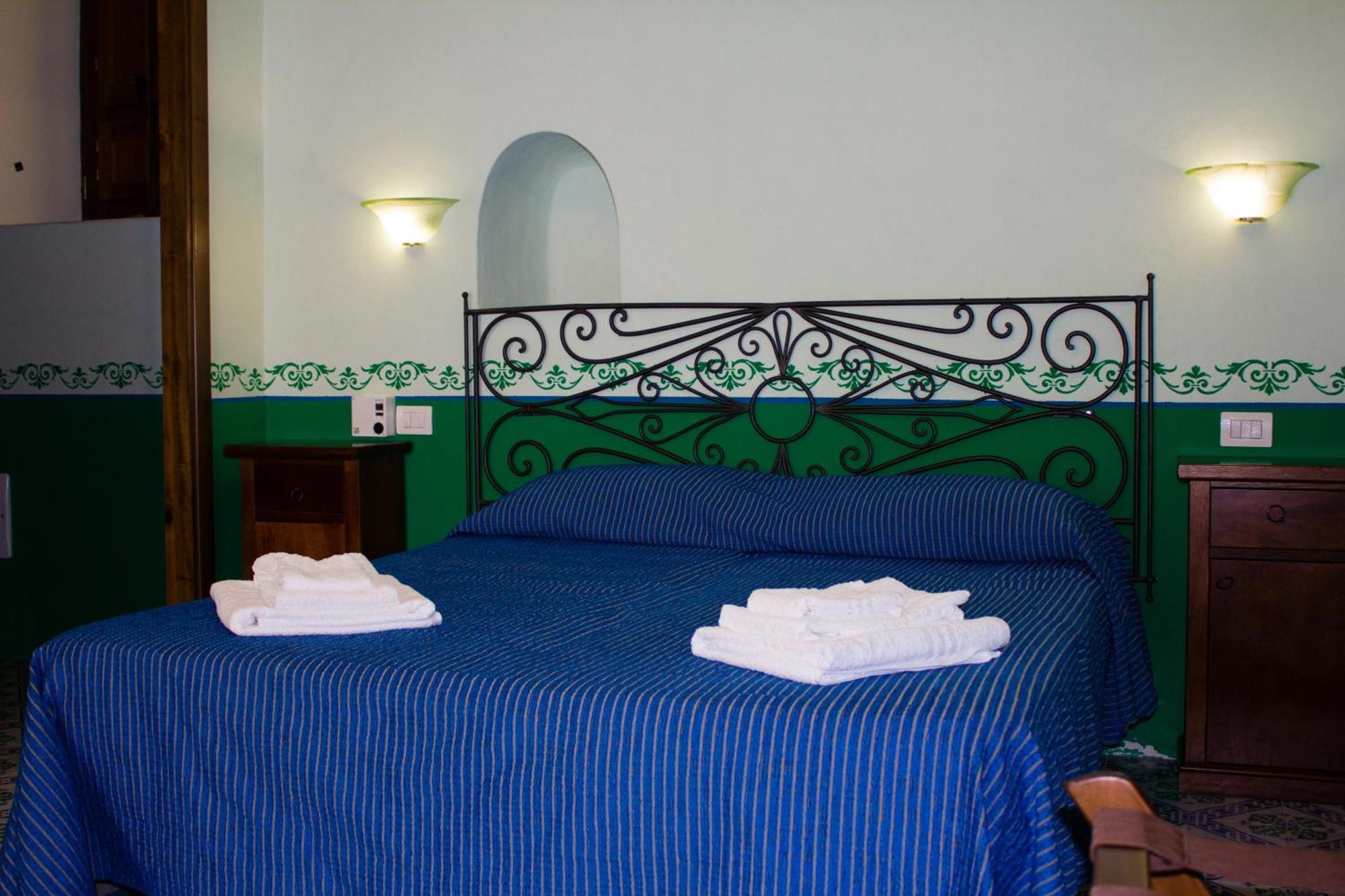 Hotel Arcangelo - Salina Санта-Марина-Салина Экстерьер фото